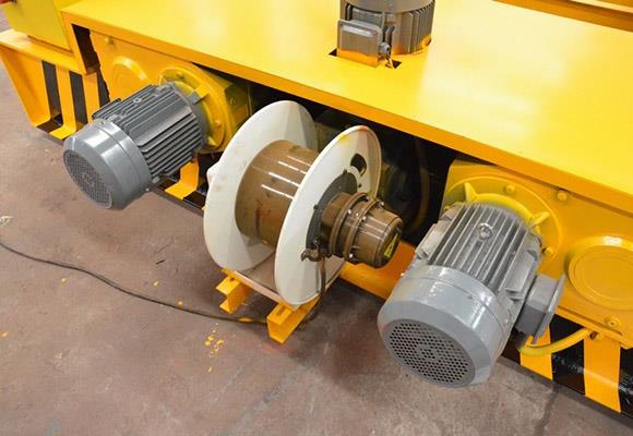 Chariot de transfert alimenté par tambour de câble