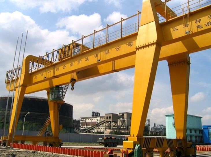 80 tonnes de grue portique