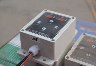 Système d'appel de couche de grue de construction